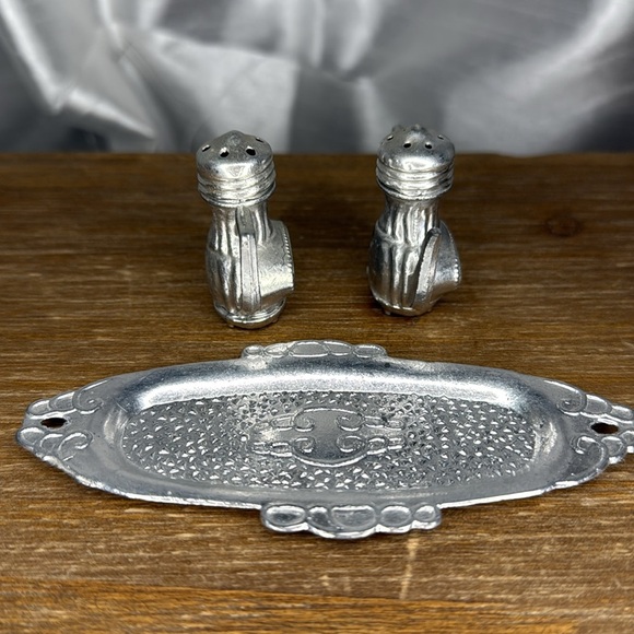 Vintage Salt & Pepper Mini Shakers with Tray Made in Japan Souvenir OHIO Label - Picture 2 of 11